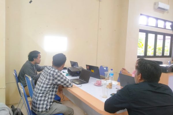 ICS Provides Intensive Article Writing Training to Students Involved in the ICS MBKM Research Project with BRIN